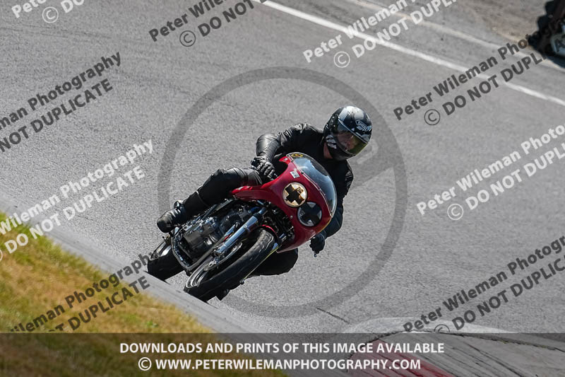 cadwell park;cadwell park photographs;cadwell trackday photographs;enduro digital images;event digital images;eventdigitalimages;peter wileman photography;racing digital images;trackday digital images;trackday photos